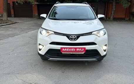 Toyota RAV4, 2016 год, 2 330 000 рублей, 3 фотография