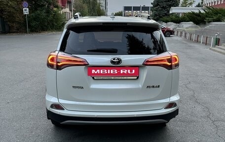 Toyota RAV4, 2016 год, 2 330 000 рублей, 10 фотография