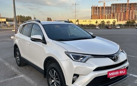 Toyota RAV4, 2016 год, 2 330 000 рублей, 5 фотография