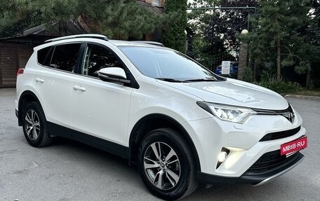 Toyota RAV4, 2016 год, 2 330 000 рублей, 7 фотография