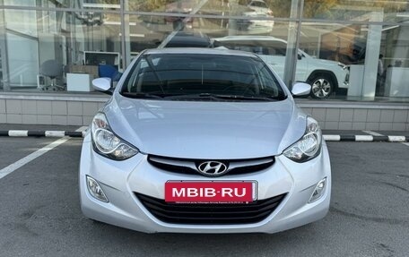 Hyundai Elantra V, 2013 год, 1 060 000 рублей, 2 фотография