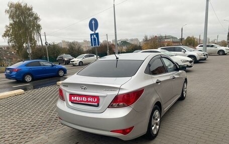 Hyundai Solaris II рестайлинг, 2015 год, 930 000 рублей, 5 фотография