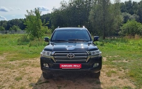 Toyota Land Cruiser 200, 2018 год, 6 800 000 рублей, 3 фотография