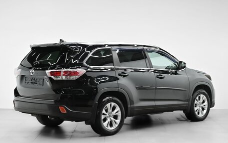 Toyota Highlander III, 2016 год, 3 155 000 рублей, 2 фотография