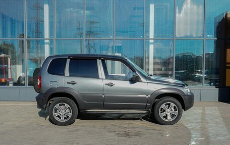 Chevrolet Niva I рестайлинг, 2010 год, 599 000 рублей, 5 фотография