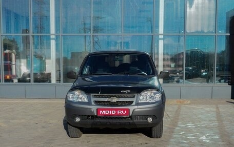 Chevrolet Niva I рестайлинг, 2010 год, 599 000 рублей, 3 фотография