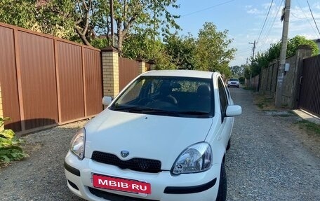 Toyota Vitz, 2004 год, 580 000 рублей, 1 фотография