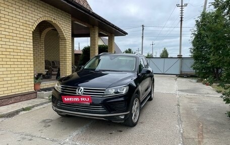 Volkswagen Touareg III, 2015 год, 3 595 000 рублей, 2 фотография