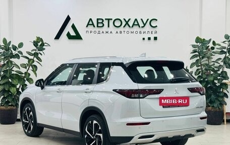 Mitsubishi Outlander, 2022 год, 4 950 000 рублей, 6 фотография