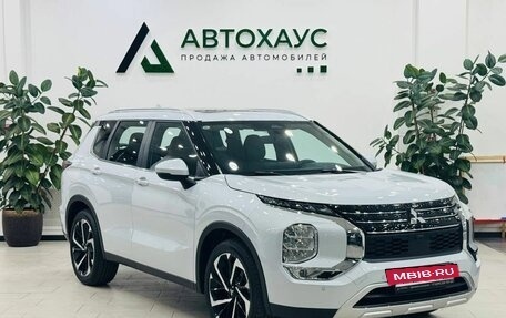 Mitsubishi Outlander, 2022 год, 4 950 000 рублей, 3 фотография