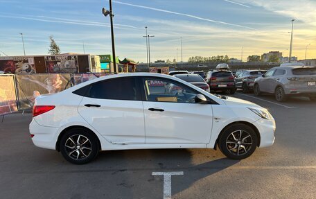 Hyundai Solaris II рестайлинг, 2011 год, 900 000 рублей, 2 фотография