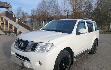 Nissan Pathfinder, 2011 год, 1 775 000 рублей, 2 фотография