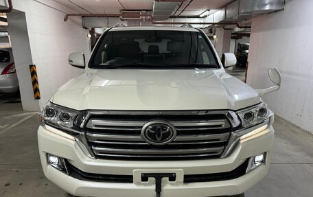 Toyota Land Cruiser 200, 2018 год, 10 300 000 рублей, 1 фотография