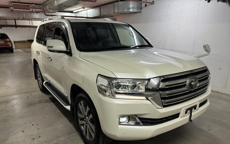 Toyota Land Cruiser 200, 2018 год, 10 300 000 рублей, 15 фотография