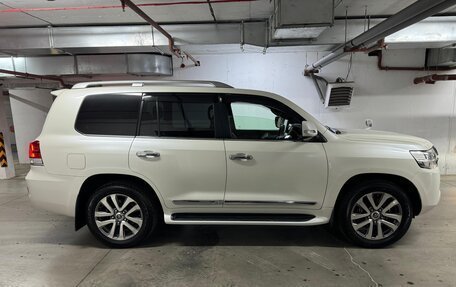 Toyota Land Cruiser 200, 2018 год, 10 300 000 рублей, 6 фотография