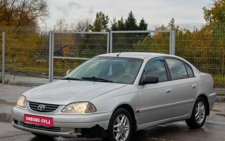 Toyota Avensis III рестайлинг, 2002 год, 550 000 рублей, 1 фотография