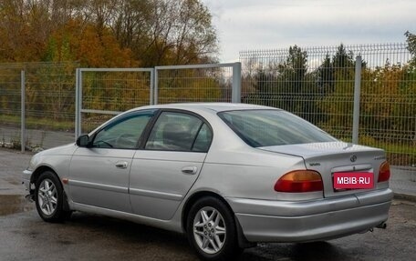 Toyota Avensis III рестайлинг, 2002 год, 550 000 рублей, 3 фотография