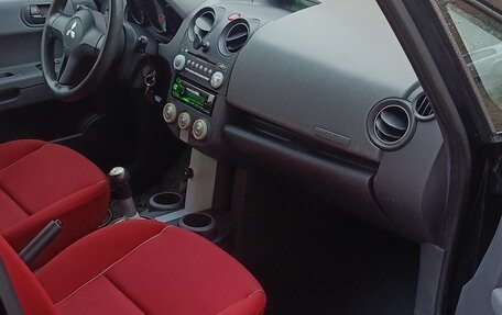 Mitsubishi Colt VI рестайлинг, 2005 год, 357 000 рублей, 3 фотография