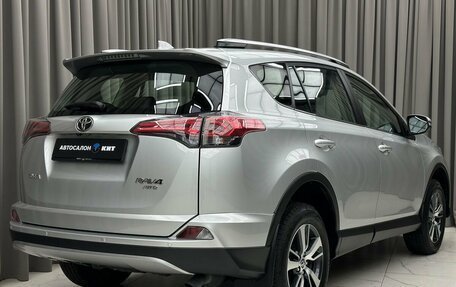 Toyota RAV4, 2018 год, 3 990 000 рублей, 7 фотография