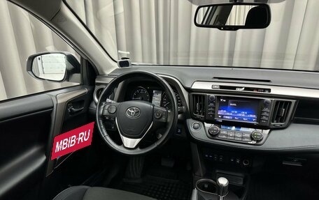 Toyota RAV4, 2018 год, 3 990 000 рублей, 8 фотография