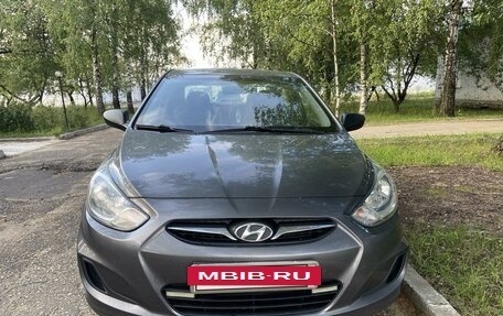 Hyundai Solaris II рестайлинг, 2011 год, 850 000 рублей, 5 фотография