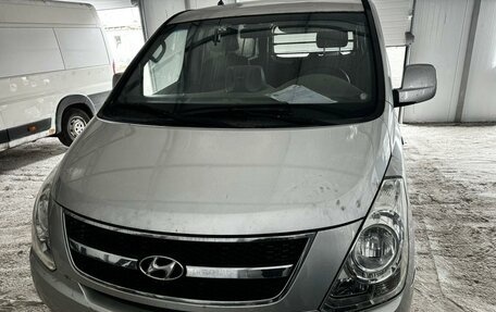 Hyundai Grand Starex Grand Starex I рестайлинг 2, 2010 год, 720 000 рублей, 1 фотография