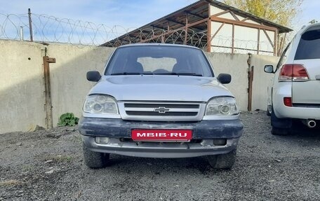 Chevrolet Niva I рестайлинг, 2004 год, 158 000 рублей, 1 фотография