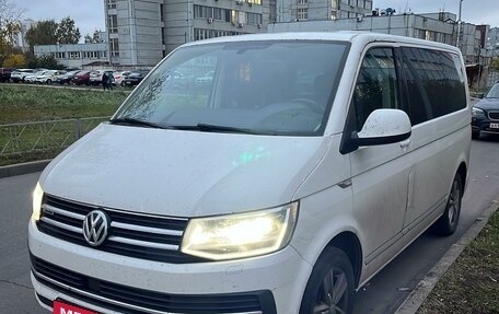 Volkswagen Multivan T6 рестайлинг, 2018 год, 4 820 000 рублей, 1 фотография