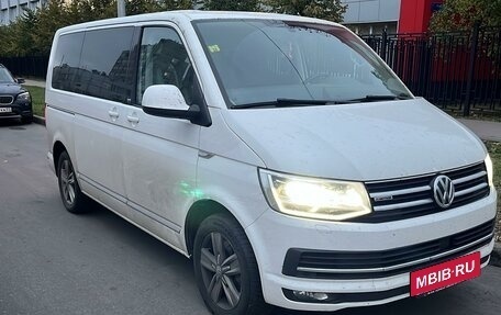 Volkswagen Multivan T6 рестайлинг, 2018 год, 4 820 000 рублей, 2 фотография