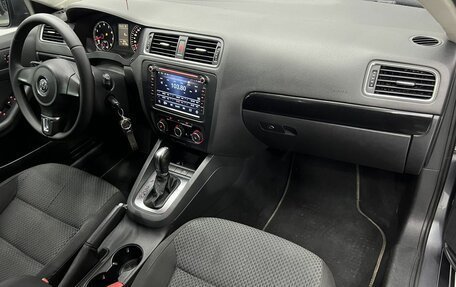 Volkswagen Jetta VI, 2011 год, 990 000 рублей, 15 фотография