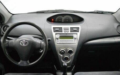 Toyota Yaris III рестайлинг, 2007 год, 499 000 рублей, 14 фотография