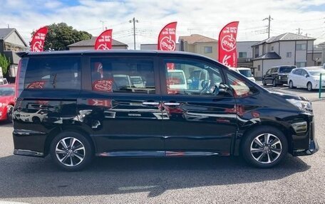 Toyota Noah III, 2020 год, 2 485 000 рублей, 20 фотография