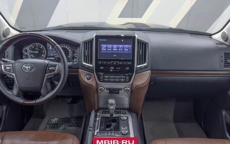 Toyota Land Cruiser 200, 2015 год, 5 500 000 рублей, 20 фотография