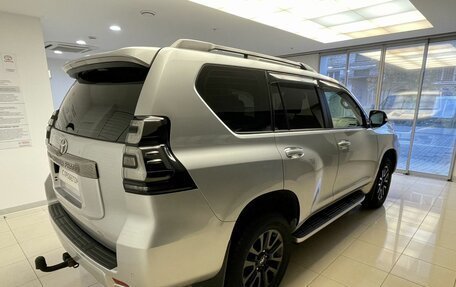 Toyota Land Cruiser Prado 150 рестайлинг 2, 2021 год, 6 500 000 рублей, 4 фотография