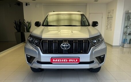 Toyota Land Cruiser Prado 150 рестайлинг 2, 2021 год, 6 500 000 рублей, 2 фотография