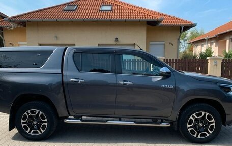 Toyota Hilux VIII, 2021 год, 5 250 000 рублей, 8 фотография