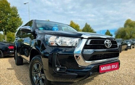 Toyota Hilux VIII, 2022 год, 5 475 000 рублей, 3 фотография