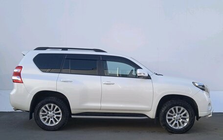 Toyota Land Cruiser Prado 150 рестайлинг 2, 2014 год, 3 550 000 рублей, 4 фотография