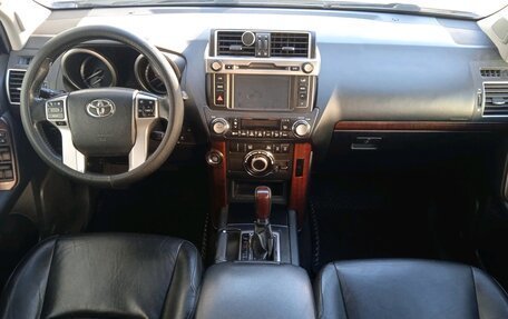 Toyota Land Cruiser Prado 150 рестайлинг 2, 2014 год, 3 550 000 рублей, 12 фотография