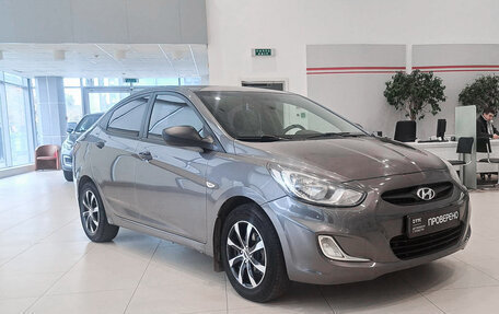 Hyundai Solaris II рестайлинг, 2011 год, 710 000 рублей, 3 фотография