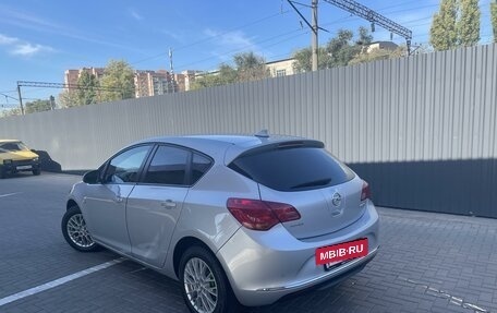 Opel Astra J, 2014 год, 1 300 000 рублей, 2 фотография