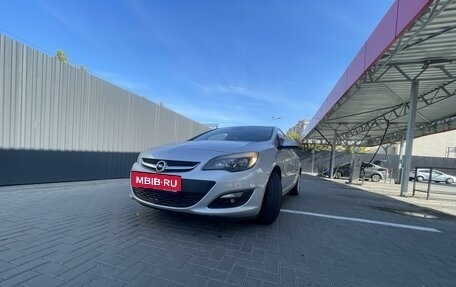 Opel Astra J, 2014 год, 1 300 000 рублей, 4 фотография