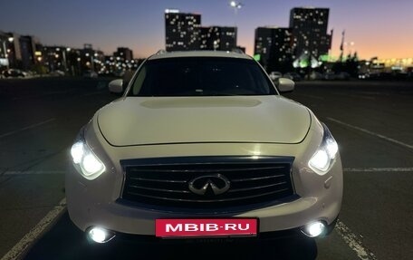 Infiniti FX II, 2012 год, 2 569 000 рублей, 8 фотография