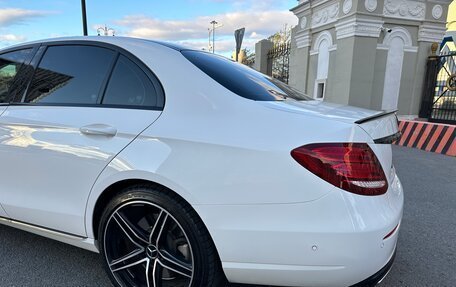 Mercedes-Benz E-Класс, 2018 год, 3 950 000 рублей, 9 фотография