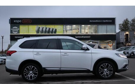 Mitsubishi Outlander III рестайлинг 3, 2017 год, 2 387 000 рублей, 4 фотография