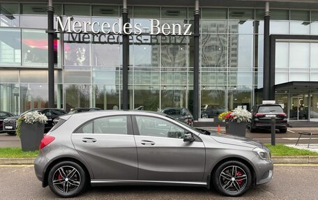 Mercedes-Benz A-Класс, 2015 год, 1 890 000 рублей, 4 фотография