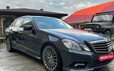 Mercedes-Benz E-Класс, 2010 год, 2 100 000 рублей, 2 фотография