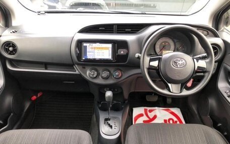 Toyota Vitz, 2020 год, 1 150 000 рублей, 9 фотография