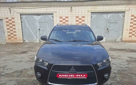 Mitsubishi Outlander III рестайлинг 3, 2010 год, 1 200 000 рублей, 3 фотография