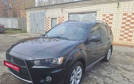 Mitsubishi Outlander III рестайлинг 3, 2010 год, 1 200 000 рублей, 2 фотография